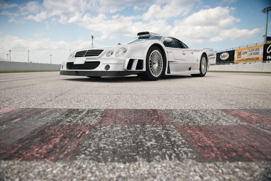  Mercedes-Benz CLK GTR 1998 года  (фото 4 из 33)
